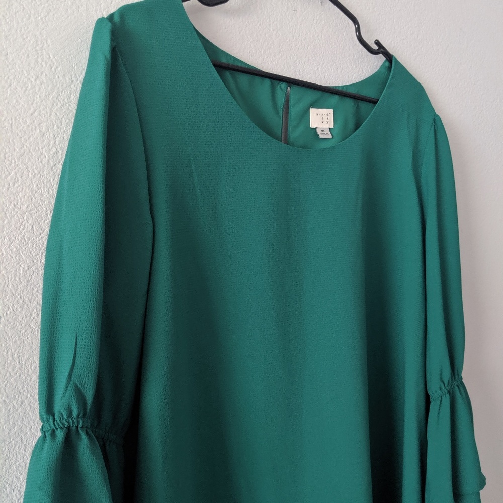 3/$15 "a new day" Green Shift Dress Size XL
